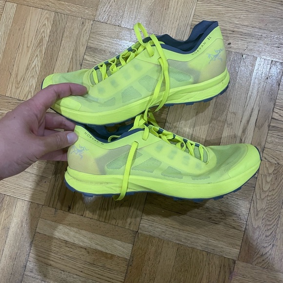 Arc’Teryx women shoes size 6 - Picture 2 of 6